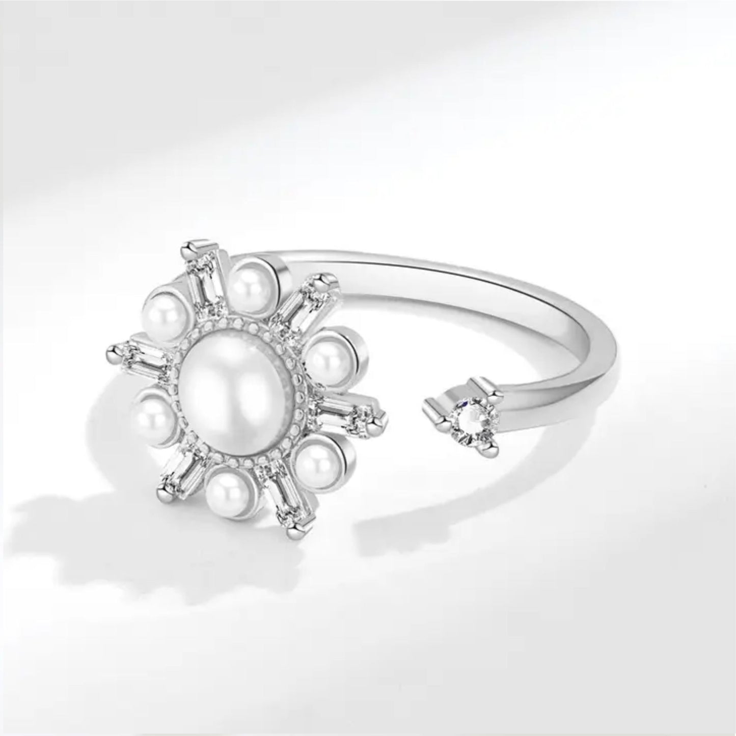 Pearl Flower - Silver Spinner Ring